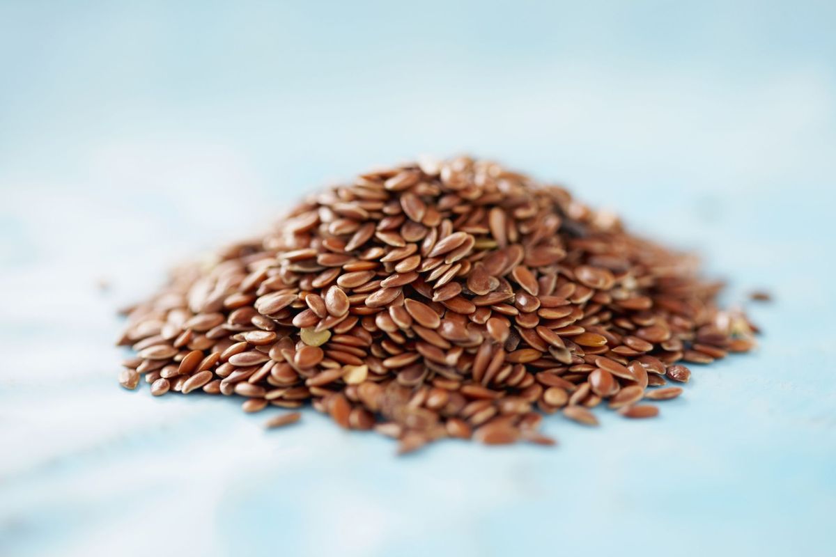 Lněné semínko Výhody a rizika konzumace lněného semene