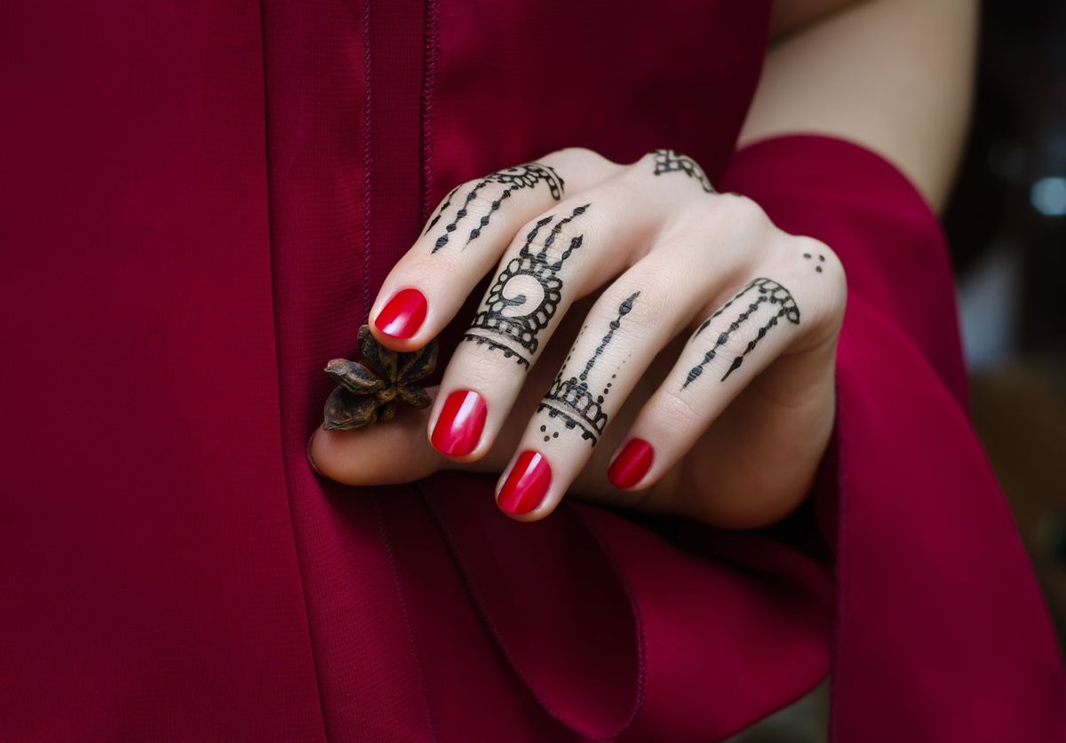 Risques de tatouages ​​au henné noir
