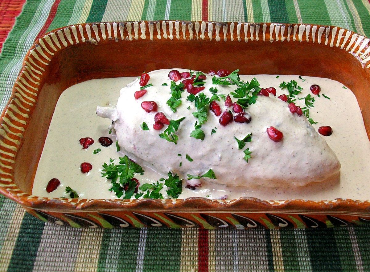 Žalios, baltos ir raudonos 19 patiekalų, kuriuose yra Meksikos vėliavos spalvos