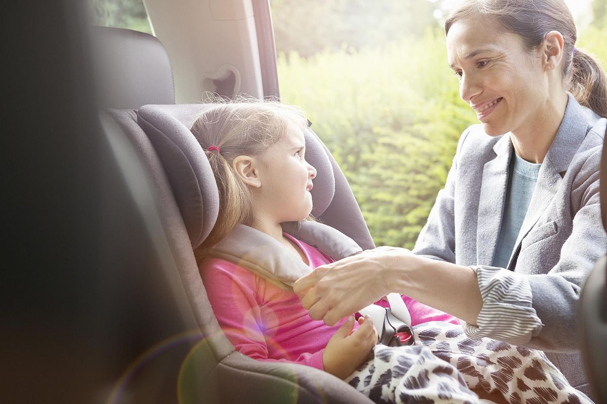 10 cose da tenere a mente quando si viaggia in auto con i bambini