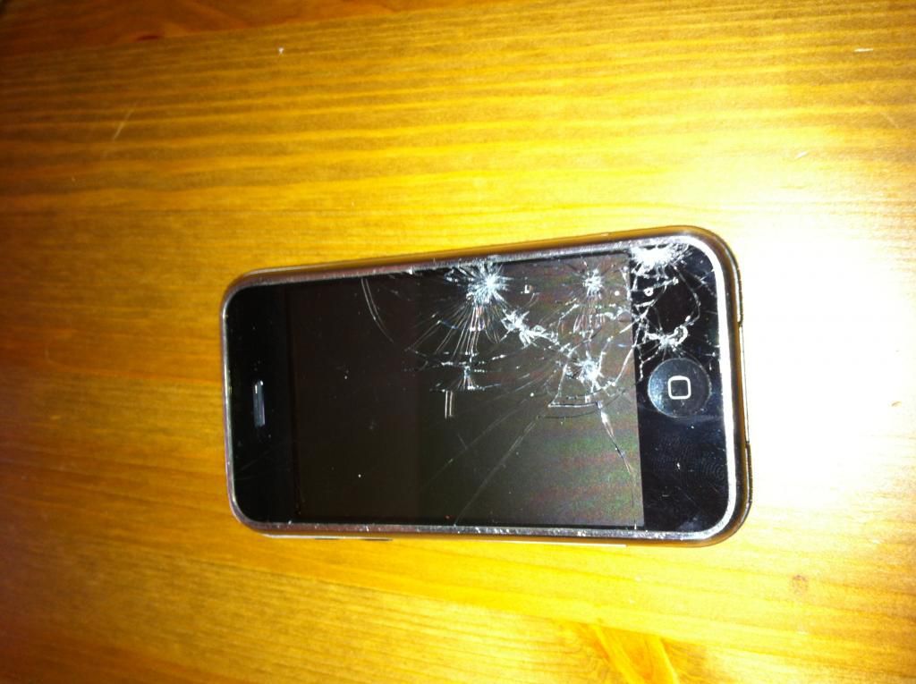 Mano "iPhone" nukrito žemyn ir ekranas buvo sugadintas. Ką galiu daryti?
