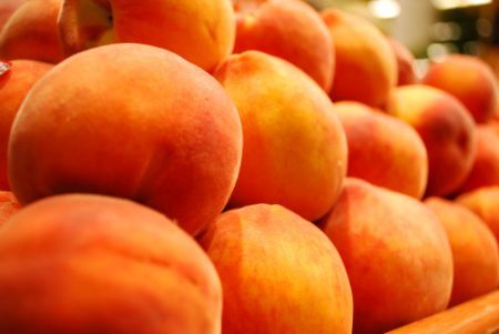 Vasaros receptai su persikų